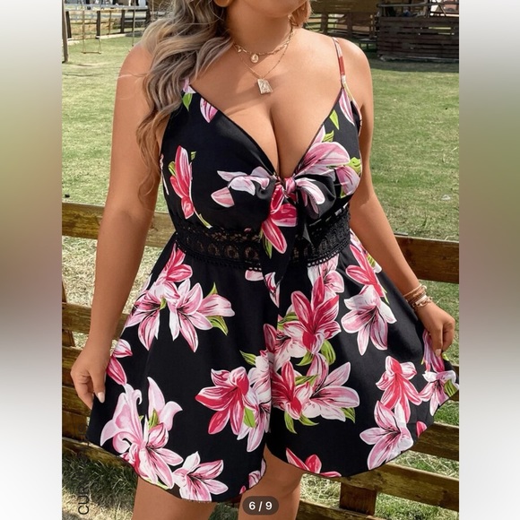 🚨SOLD🚨Shein Lily floral print contrast Lace cami romper, adjustable straps - Picture 6 of 10